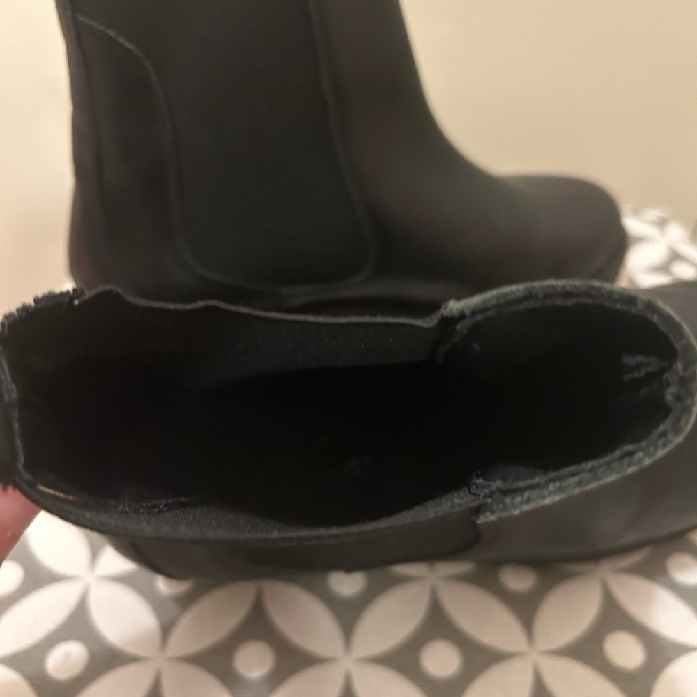 👍🏻 EUC. Women's Black  Ankle Boots - Picture 10 of 12